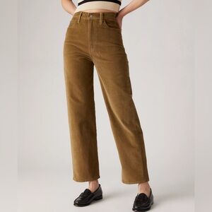 Levi’s Ribcage corduroy straight ankle pants